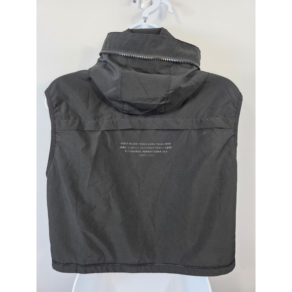 Puma First Mile Black Hooded Cropped Utility Vest Womens Size Small SAMPLE / A99 - Picture 7 of 10